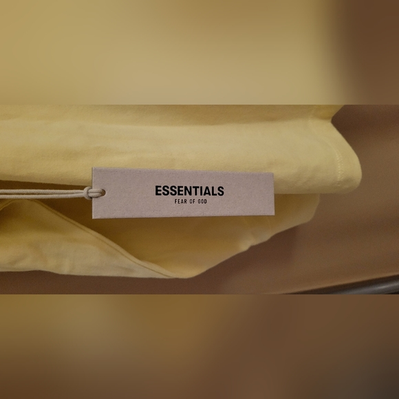 - Crewneck tshirt-essentials - Picture 2 of 6